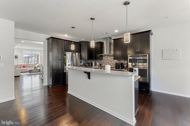 Building Photo - 43131 Wealdstone Terrace