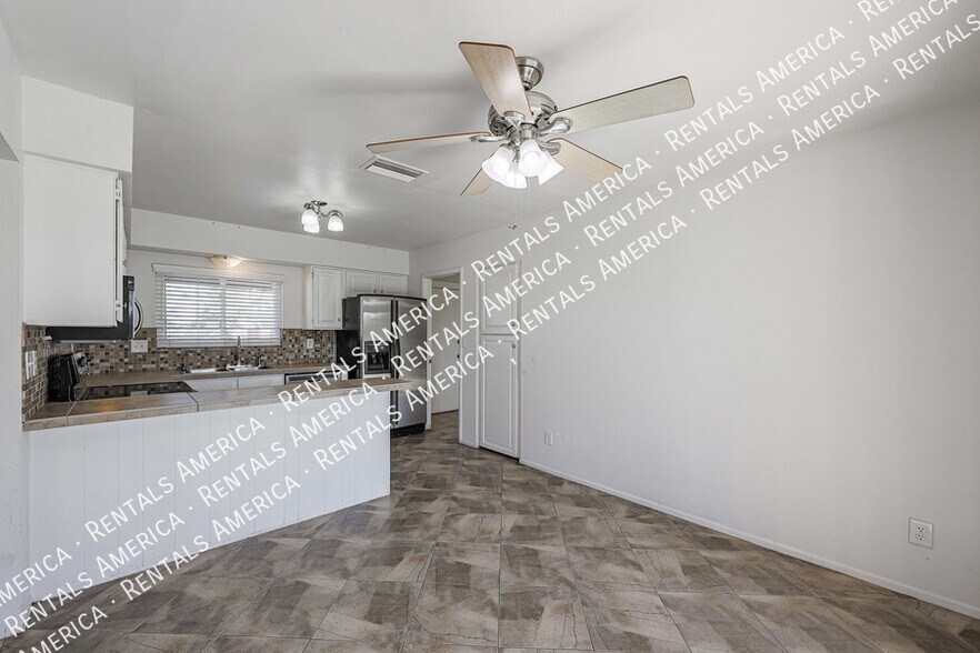 Building Photo - 913 W Jerome Cir