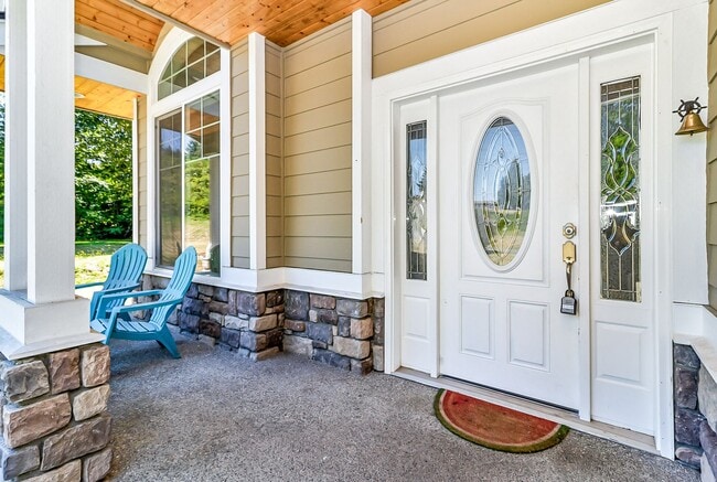 Building Photo - 6.6 Acre Retreat