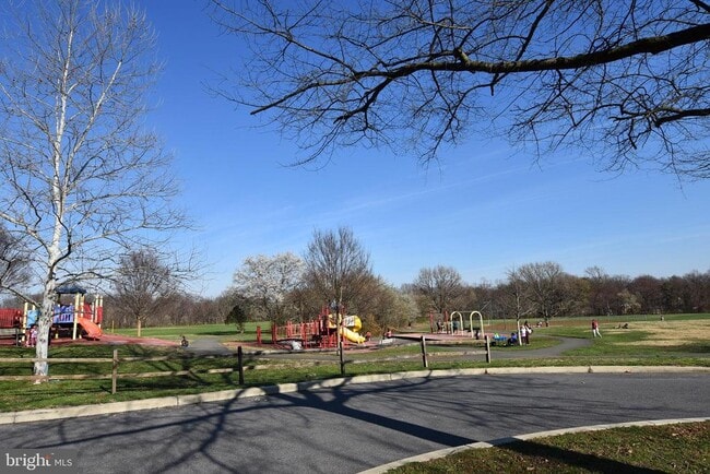 Building Photo - 3150 Beethoven Way