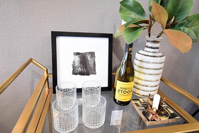 Building Photo - 4216 Sloane St