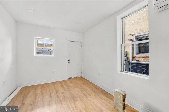 Building Photo - 2046 S Norwood St