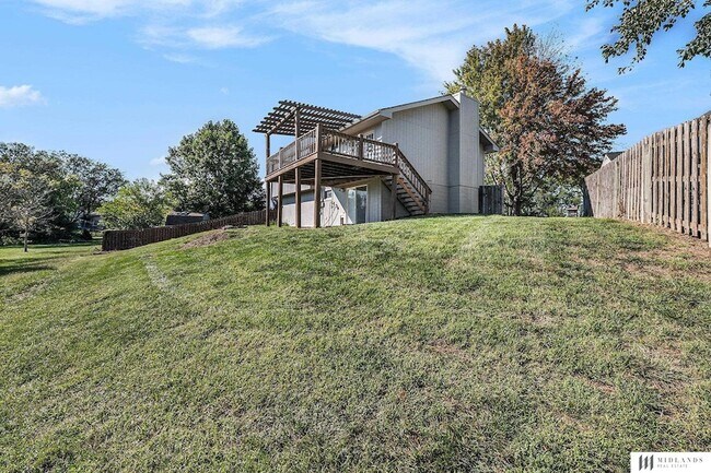 Building Photo - 3105 Mirror Cir