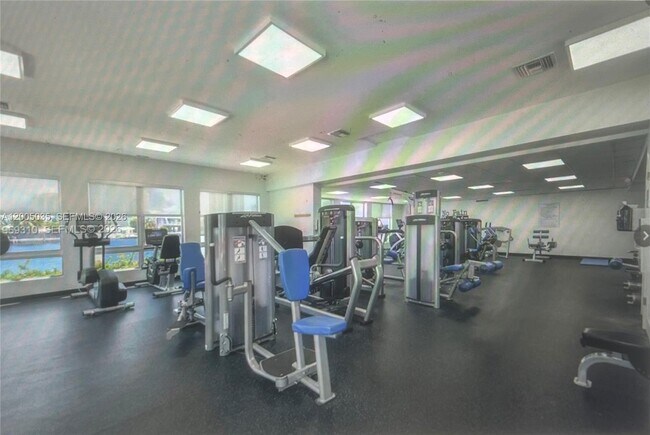 Building Photo - 19195 Mystic Pointe Dr