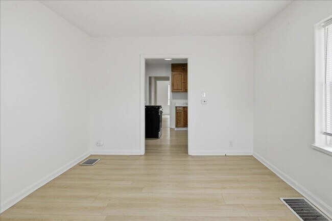 Building Photo - 1511-1511 N Chester Ave