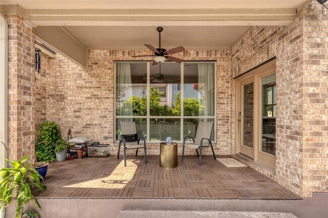 Building Photo - 2279 Fernspring Dr