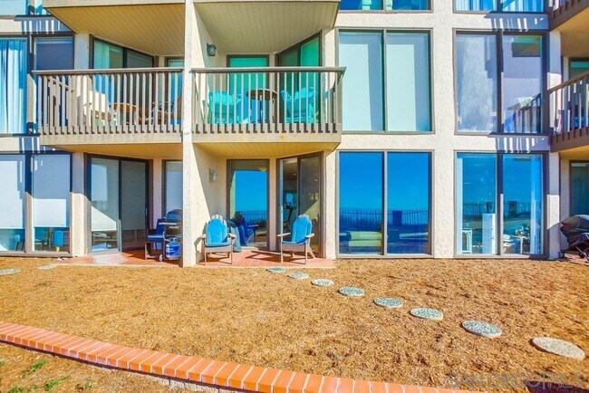 Building Photo - 190 Del Mar Shores Terrace