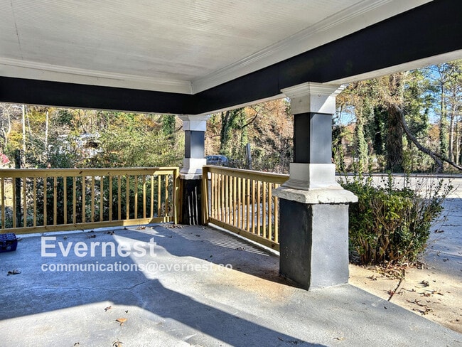 Building Photo - Charming 3-Bedroom, 2-Bathroom Home / Pet-...