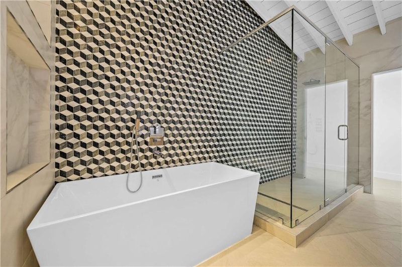 Building Photo - 2201 Intracoastal Dr