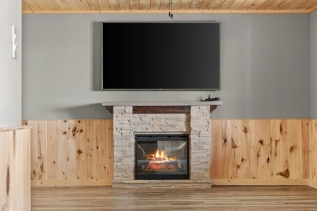 Building Photo - 42 Irish Hills Blvd