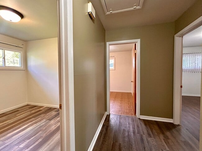 Building Photo - Three Bedroom Ranch in Northeast Grand Rapids