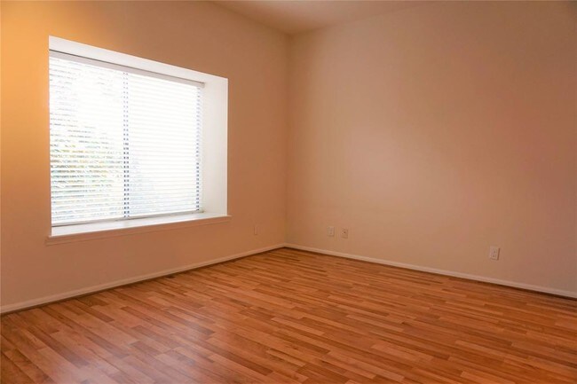 Building Photo - 2207 S Braeswood Blvd