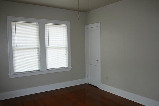 Building Photo - 412 W Polk St