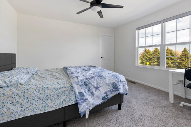 Building Photo - 12520 S Cherry Blossom Blvd