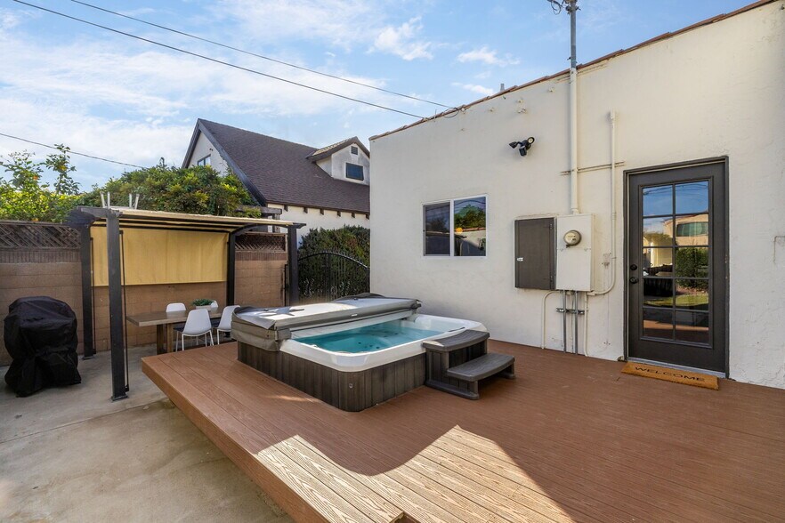 Building Photo - 3758 Gaviota Ave