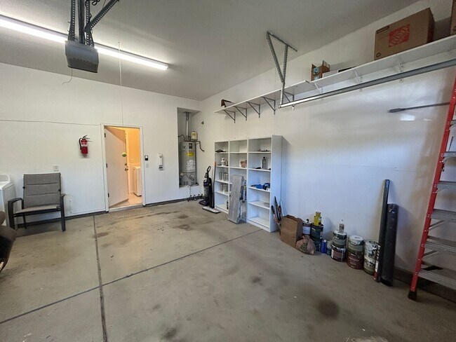 Building Photo - 7025 Sandy Souza Way
