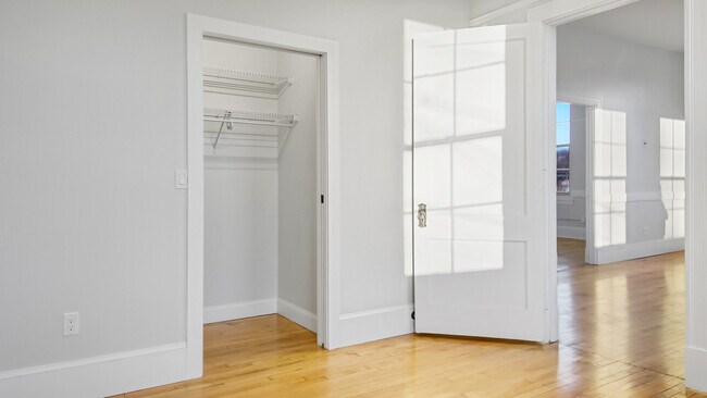 Building Photo - 341 Water St