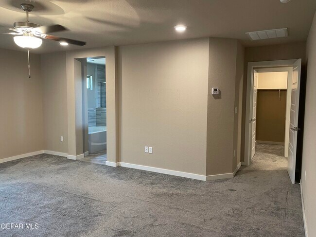 Building Photo - 15117 Design Ct