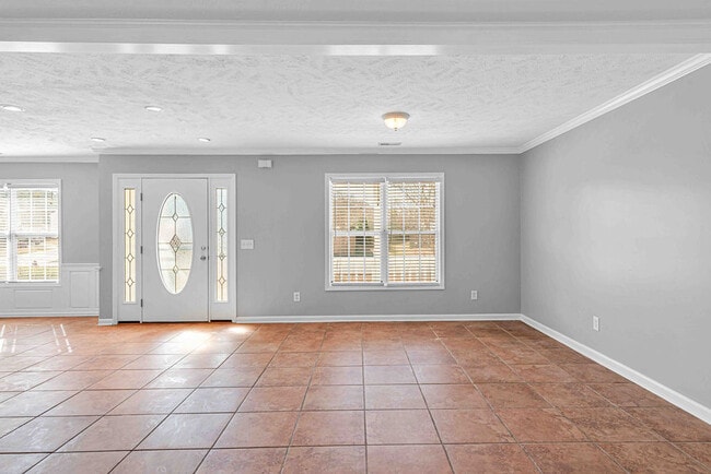 Building Photo - 302 Altavista Loop