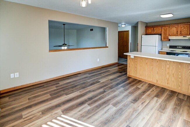 Building Photo - 309 Trail Side Dr