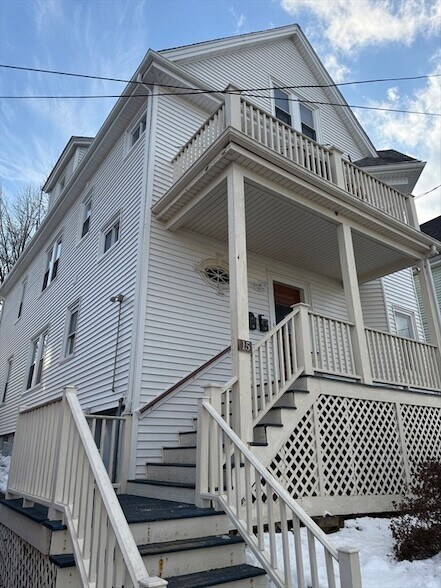 Building Photo - 15 Acorn St