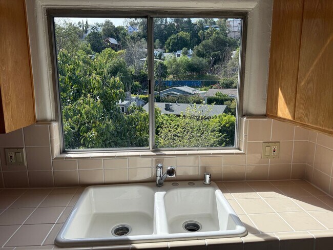 Building Photo - 2564 Corralitas Dr