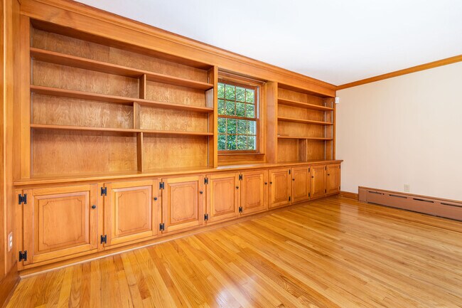 Building Photo - 171 Silver St