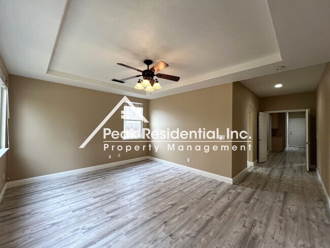 Building Photo - Beautiful Empire Ranch 5bd/3ba Home with 3 Car Garage - Must See