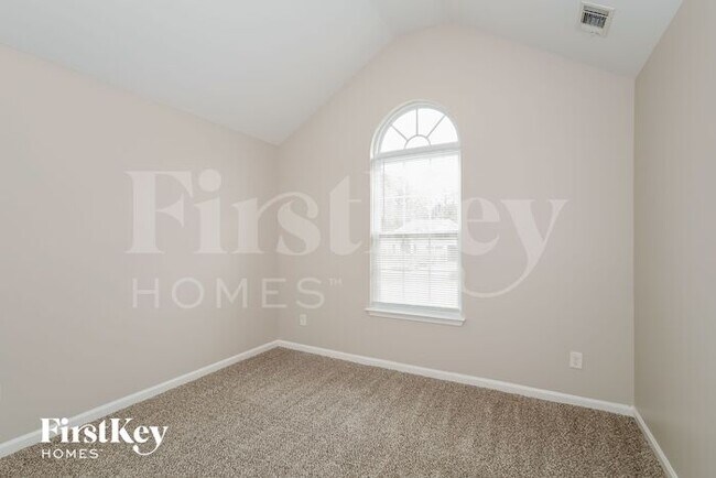 Building Photo - 52 Hamilton Dr