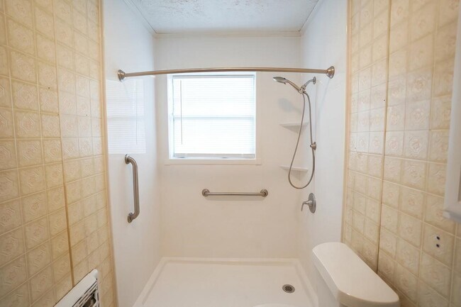 Building Photo - 12432 Yancy Dr