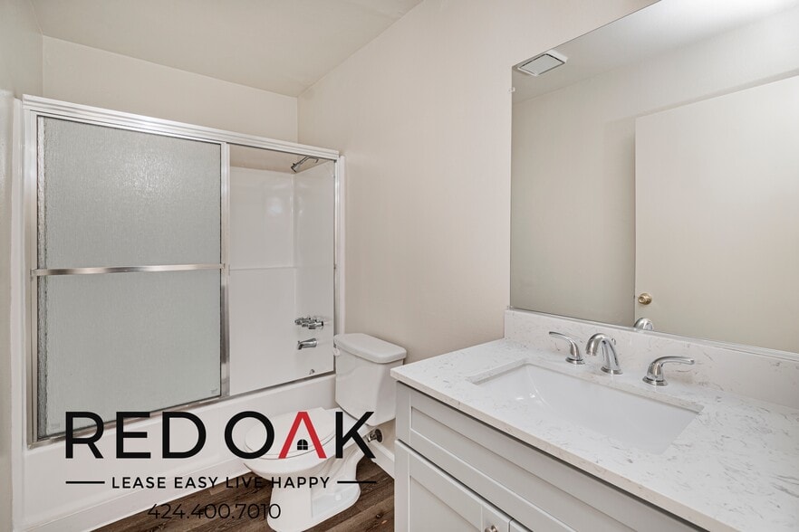 Building Photo - 12883 San Fernando Rd