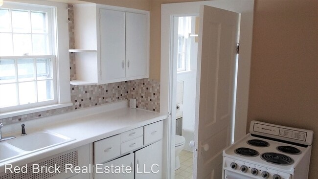 Building Photo - 408 S Center St