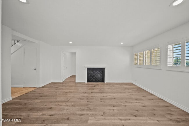 Building Photo - 736 Masterson Dr