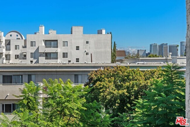 Building Photo - 1440 Veteran Ave