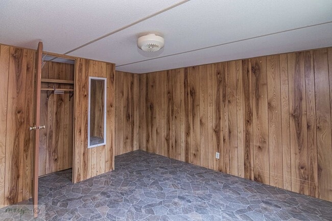 Building Photo - 111 Clover Ridge Dr