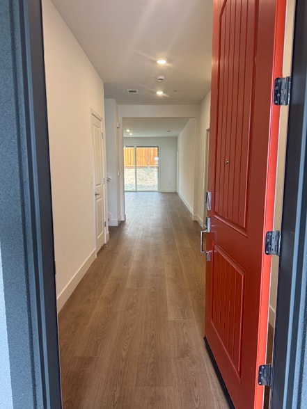 Building Photo - 443 Royal Nat'l Rd