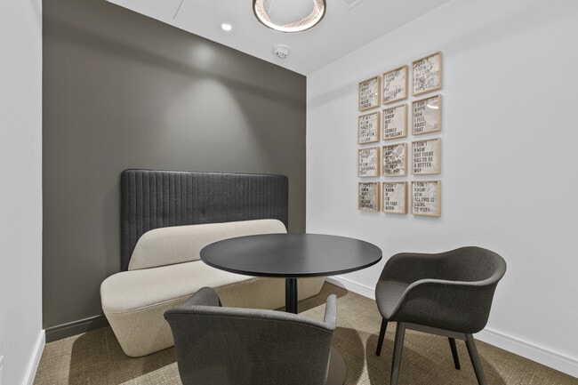 Building Photo - Nexus Condominium - 1 bedroom + den