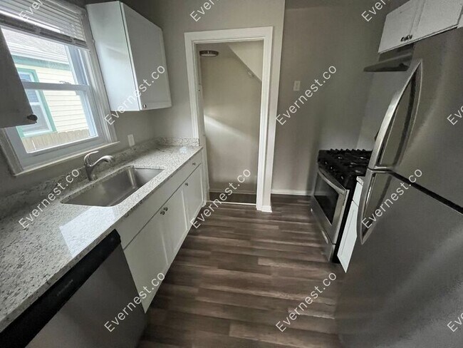 Building Photo - 1145 10th St