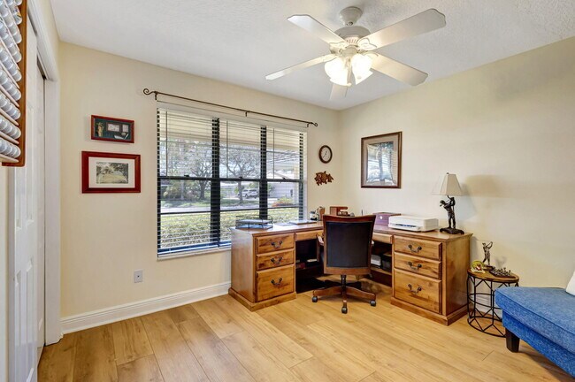 Building Photo - 10420 SE Jupiter Narrows Dr