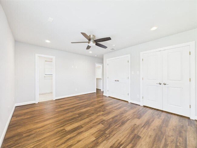Building Photo - 5627 Cerritos Dr