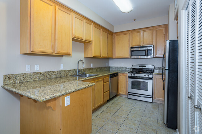 2BR, 1BA - 888SF - Park Lane Villas