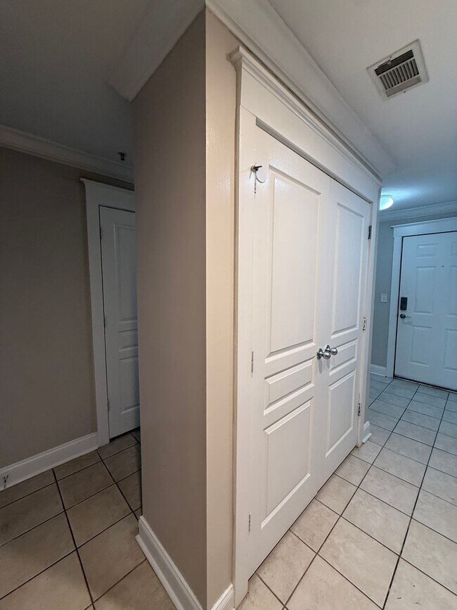 Building Photo - 3704 Spruce Ridge Way