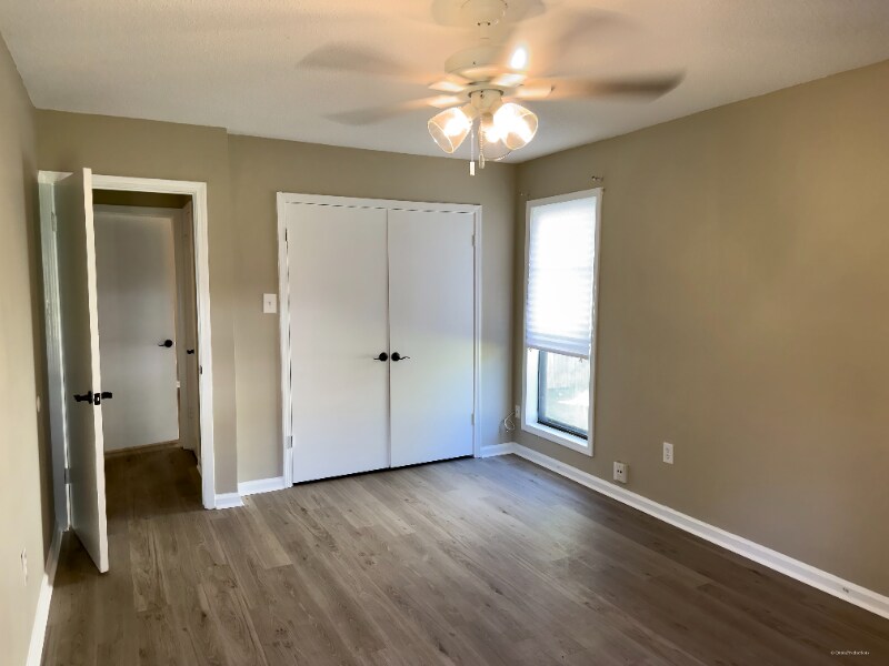 Building Photo - 3093 Barrycrest Dr