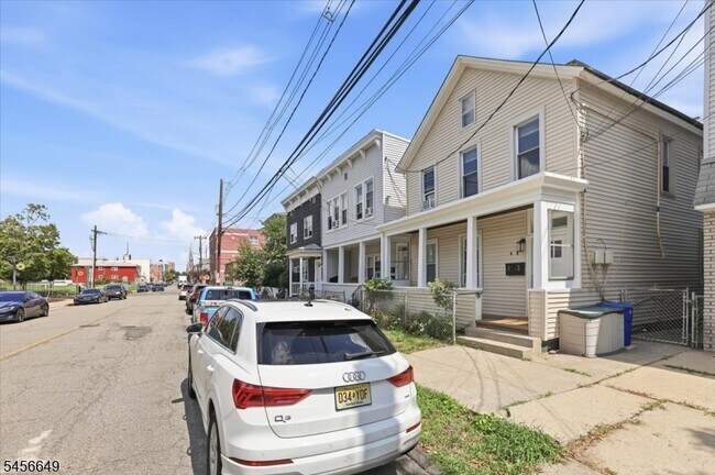 Building Photo - 12 Prospect Ave