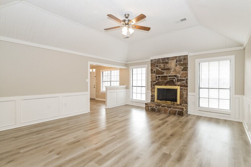 Building Photo - 8163 Cairn Dr