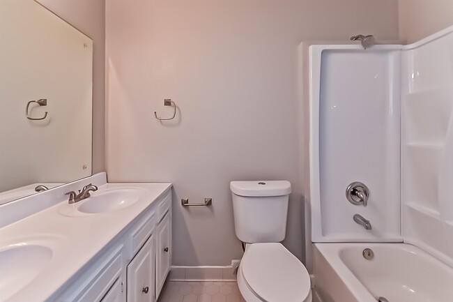 Building Photo - 3869 Caravel Dr