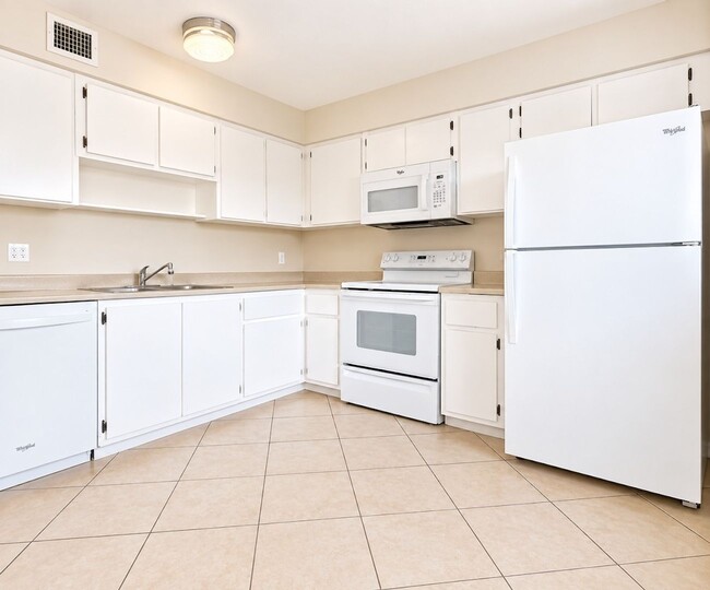 Building Photo - 4765 Orange Grove Blvd