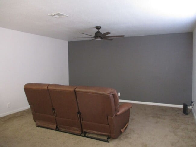Building Photo - Updated Rock Springs II Condo!