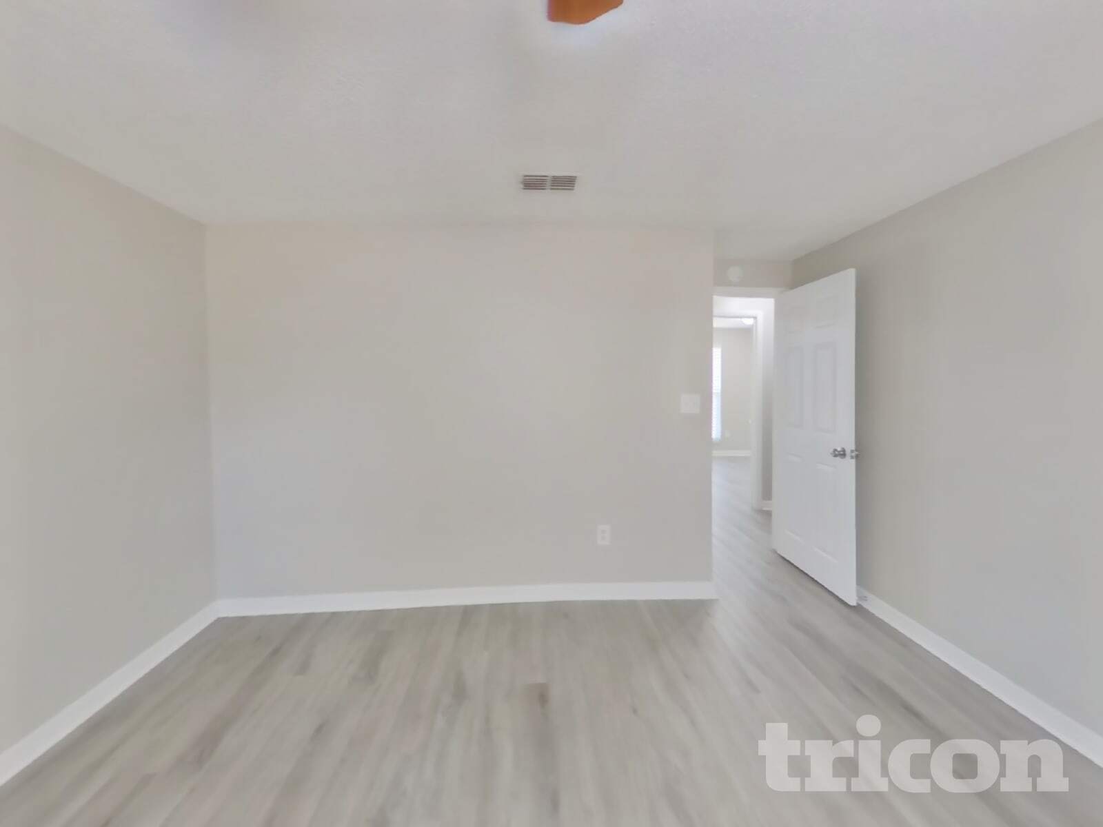 Building Photo - 3183 Bee St E