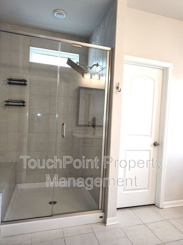 Building Photo - 3327 Glenn Hope Wy